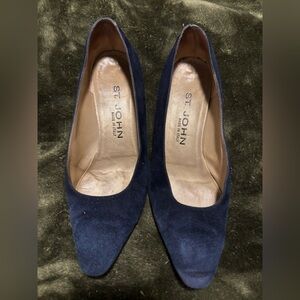 St. John Vintage Dark Blue Velvet Low Heel Shoes with Gold Trim Size 6.5